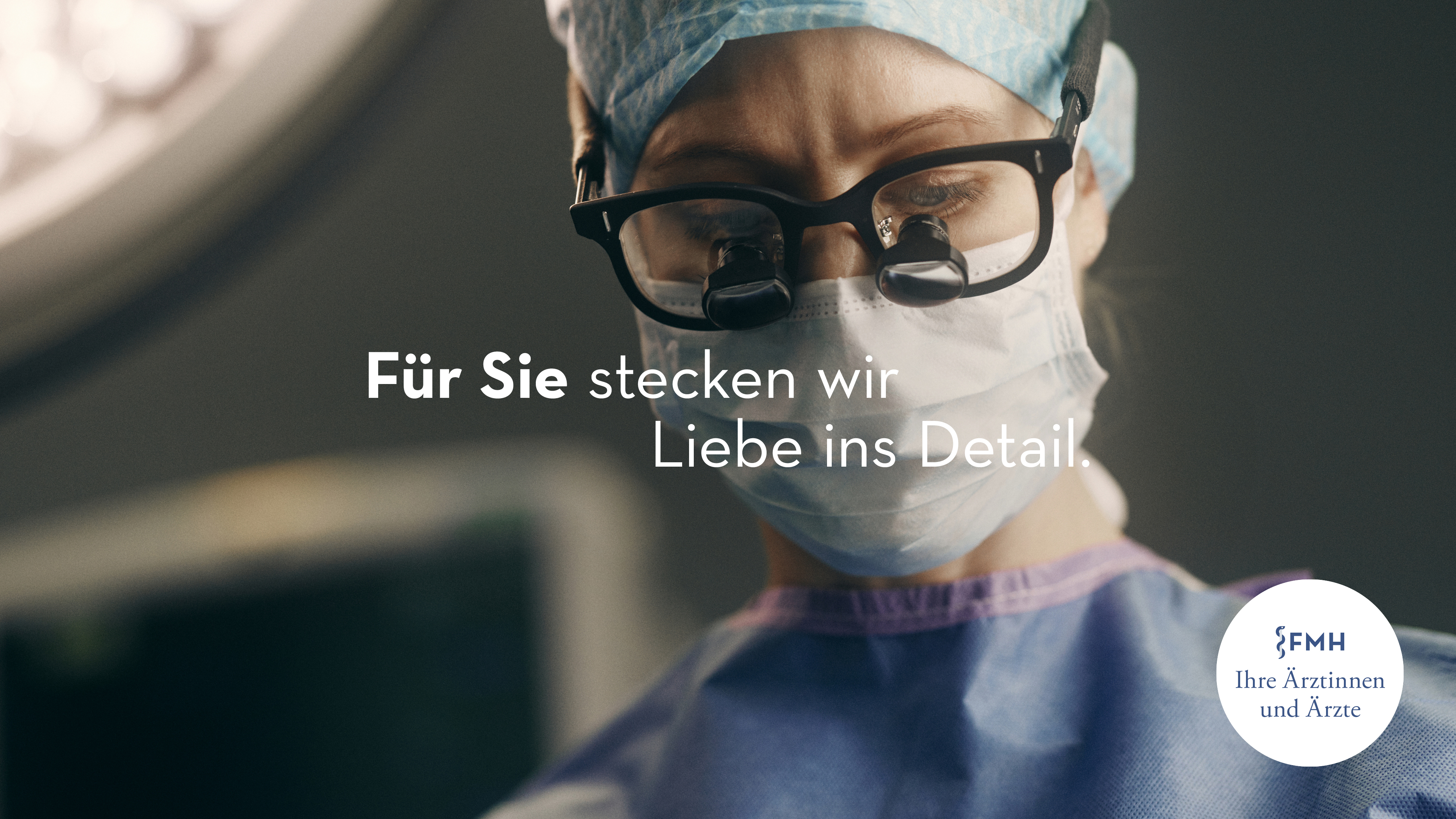 Close up picture of a surgeon